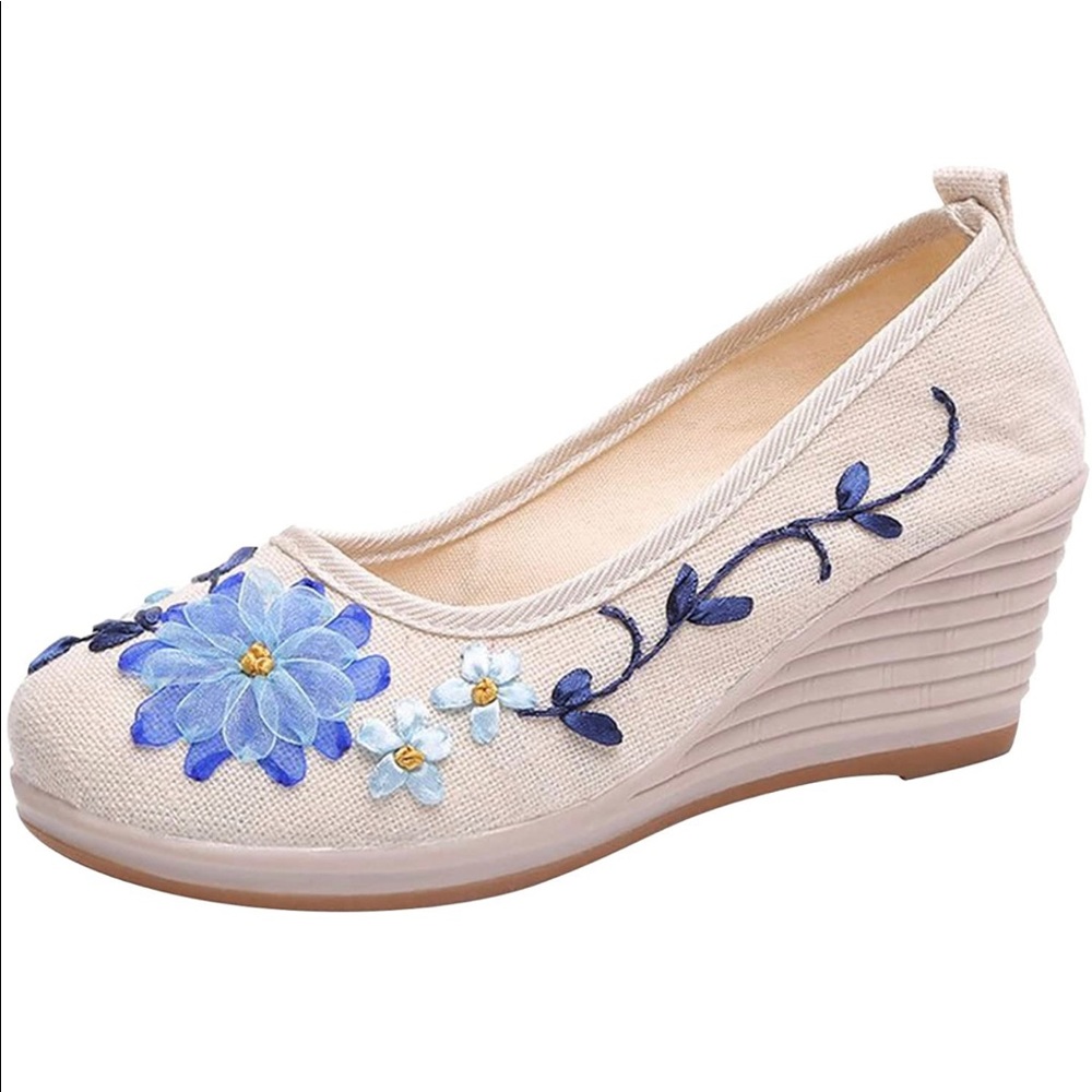 NWOT Wedge Heel Women’s Shoes